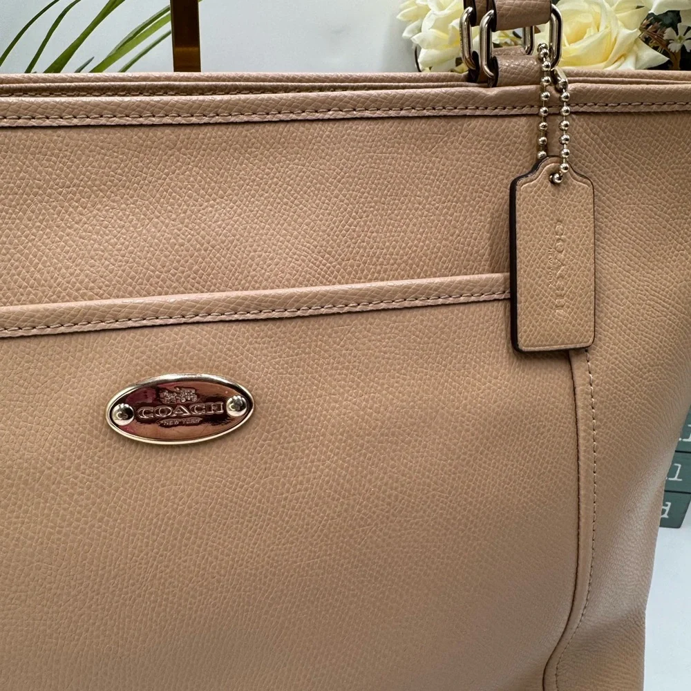 Coach Taylor Tote in Crossgrain Leather – Nude/Beige - Picture 12 of 13